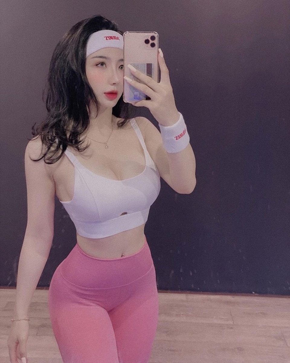 Nhìn lại hành trình của những cô gái mập lột xác thành hot girl gợi cảm - 4 Nhìn lại hành trình của những cô gái mập lột xác thành hot girl gợi cảm - 4