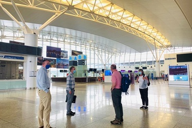 Đại sứ quán Anh không khuyến cáo công dân định cư tại Việt Nam về nước