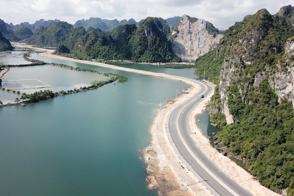 Giá đất tại Cẩm Phả ra sao khi đường bao biển hoàn thành? - 1 Giá đất tại Cẩm Phả ra sao khi đường bao biển hoàn thành? - 1
