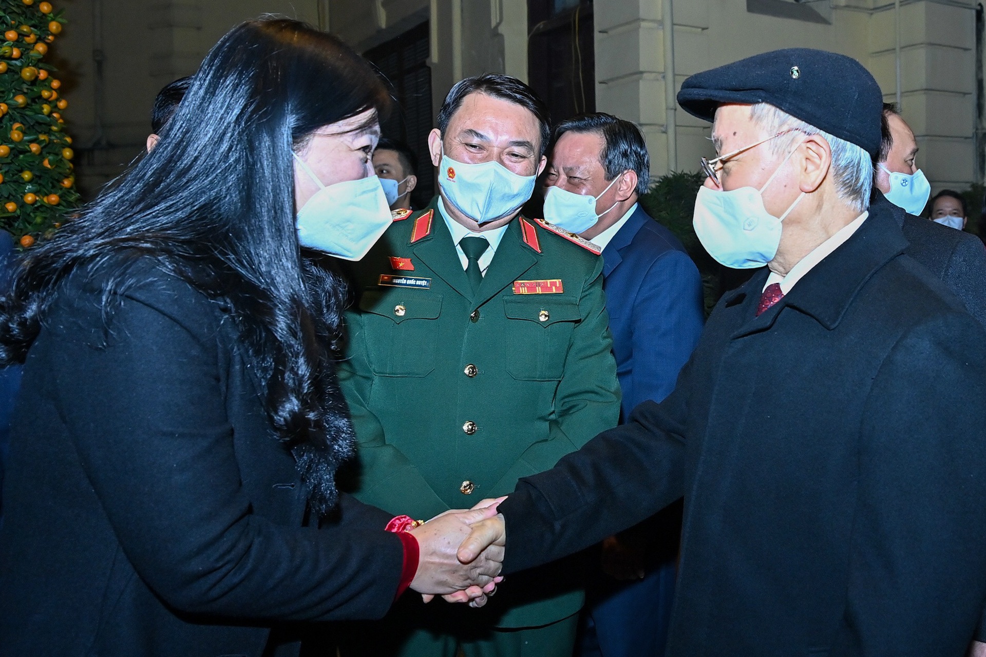 Tổng Bí thư Nguyễn Phú Trọng chúc Tết nhân dân Thủ đô trong đêm giao thừa - 7