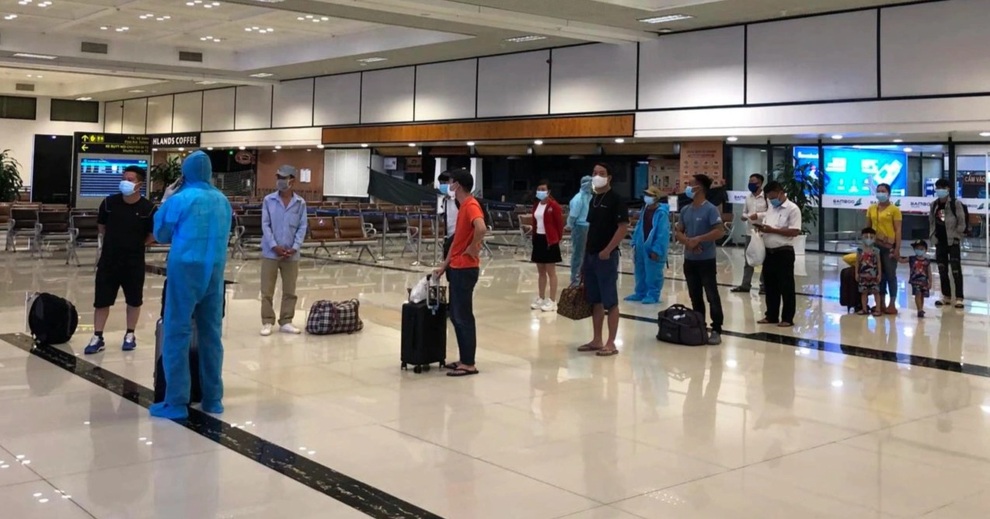 Vì sao hành khách khóc thét ở sân bay Tân Sơn Nhất sau một thông báo? - 1 Vì sao hành khách khóc thét ở sân bay Tân Sơn Nhất sau một thông báo? - 1