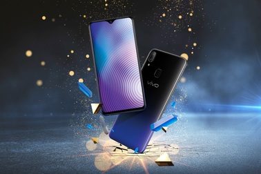 Điểm nhấn cuối năm 2018, smartphone màn hình tràn, biến tấu tai thỏ, giá tốt hơn