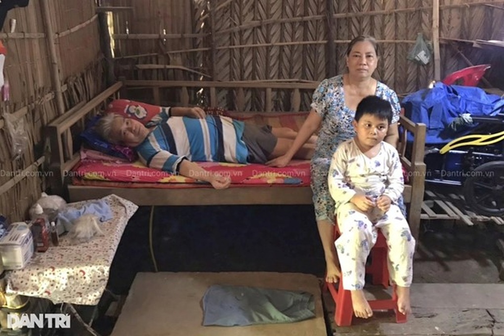 Khởi công nhà Nhân ái tặng vợ chồng già bệnh tật ở Bến Tre - 4 Khởi công nhà Nhân ái tặng vợ chồng già bệnh tật ở Bến Tre - 4