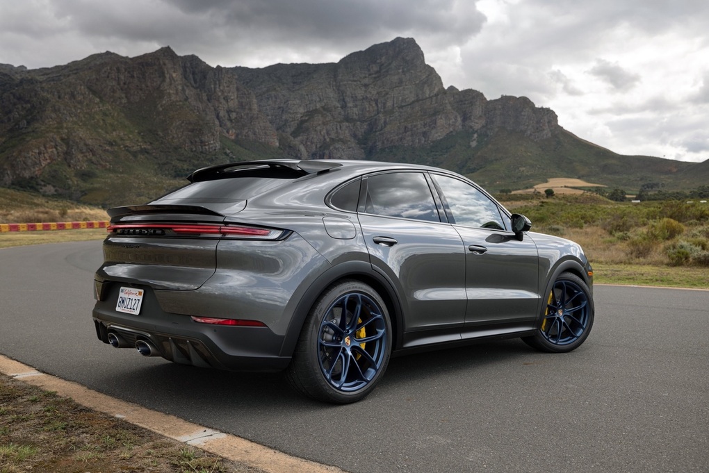 Porsche Cayenne 2024 lại có bản S với động cơ V8, thay đổi toàn diện - 15 Porsche Cayenne 2024 lại có bản S với động cơ V8, thay đổi toàn diện - 15