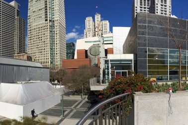 Apple xây dựng sân khấu lớn để giới thiệu Apple Watch