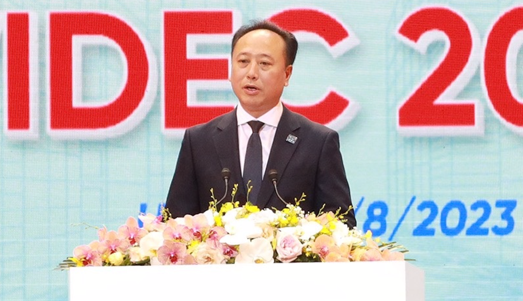 Ngày càng có nhiều người nước ngoài đến Việt Nam chữa các bệnh răng miệng - 1