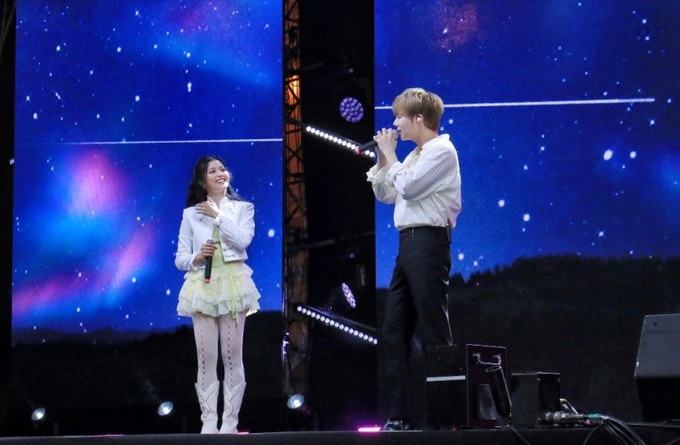 Trưởng nhóm Infinite – Sung Kyu và Suni Hạ Linh đặc biệt chuẩn bị một bài song ca thể hiện tính chất giao lưu văn hóa.