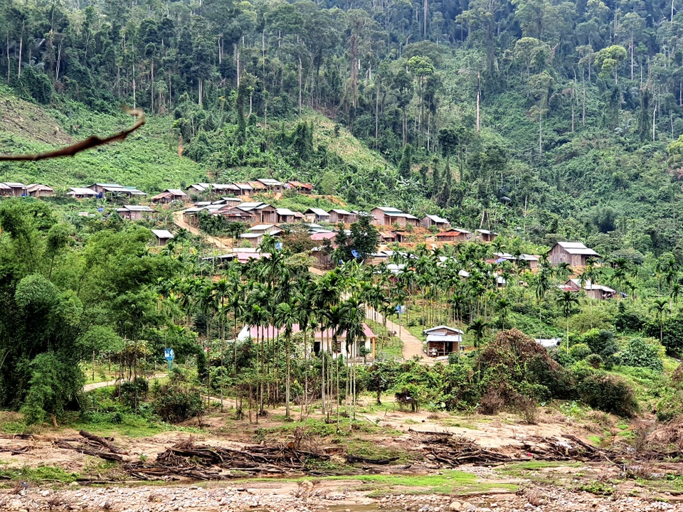 Chòng chành vượt sông dữ tìm con chữ - 1