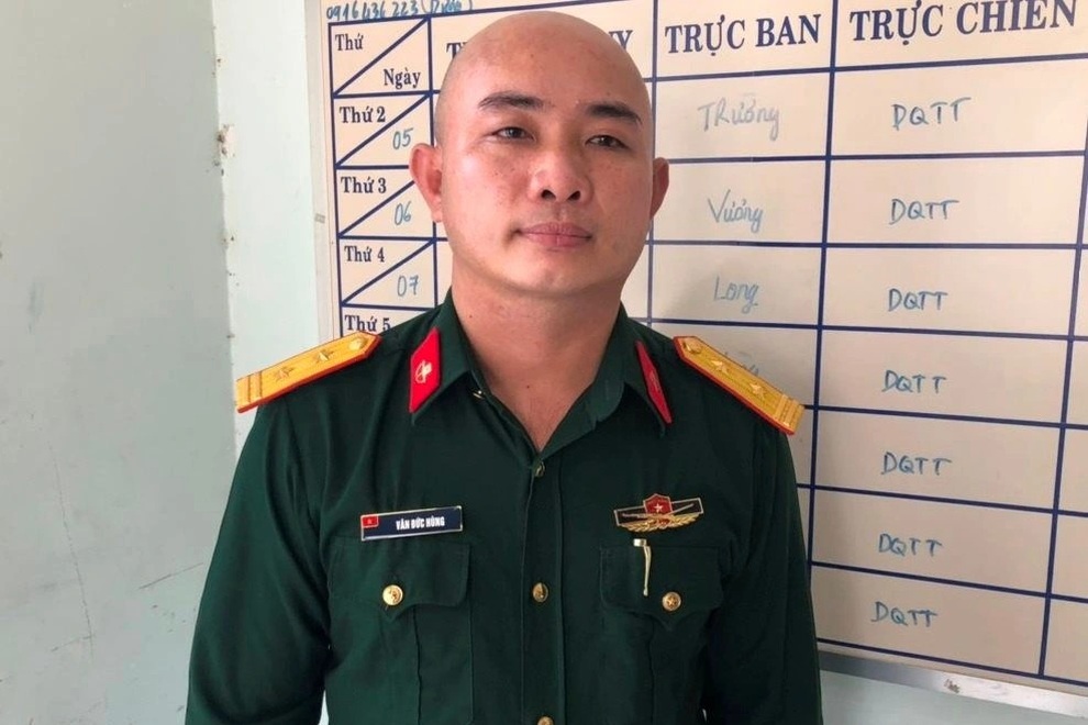 Giả mạo trung tá đặc công để thông chốt kiểm dịch - 1 Giả mạo trung tá đặc công để thông chốt kiểm dịch - 1