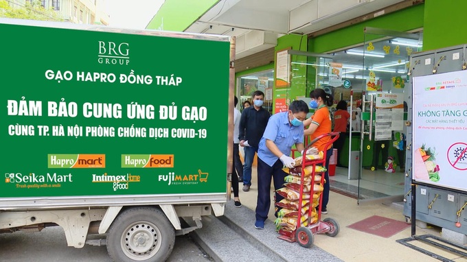 Hệ thống BRG Mart chung tay bảo đảm cung ứng hàng thiết yếu cho dân trong khu vực cách ly - Ảnh 2.