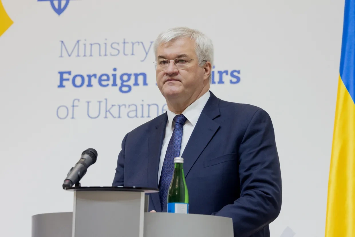 Ukraine muốn ông Trump tham gia cuộc gặp giữa 2 ông Zelensky và Putin - 1
