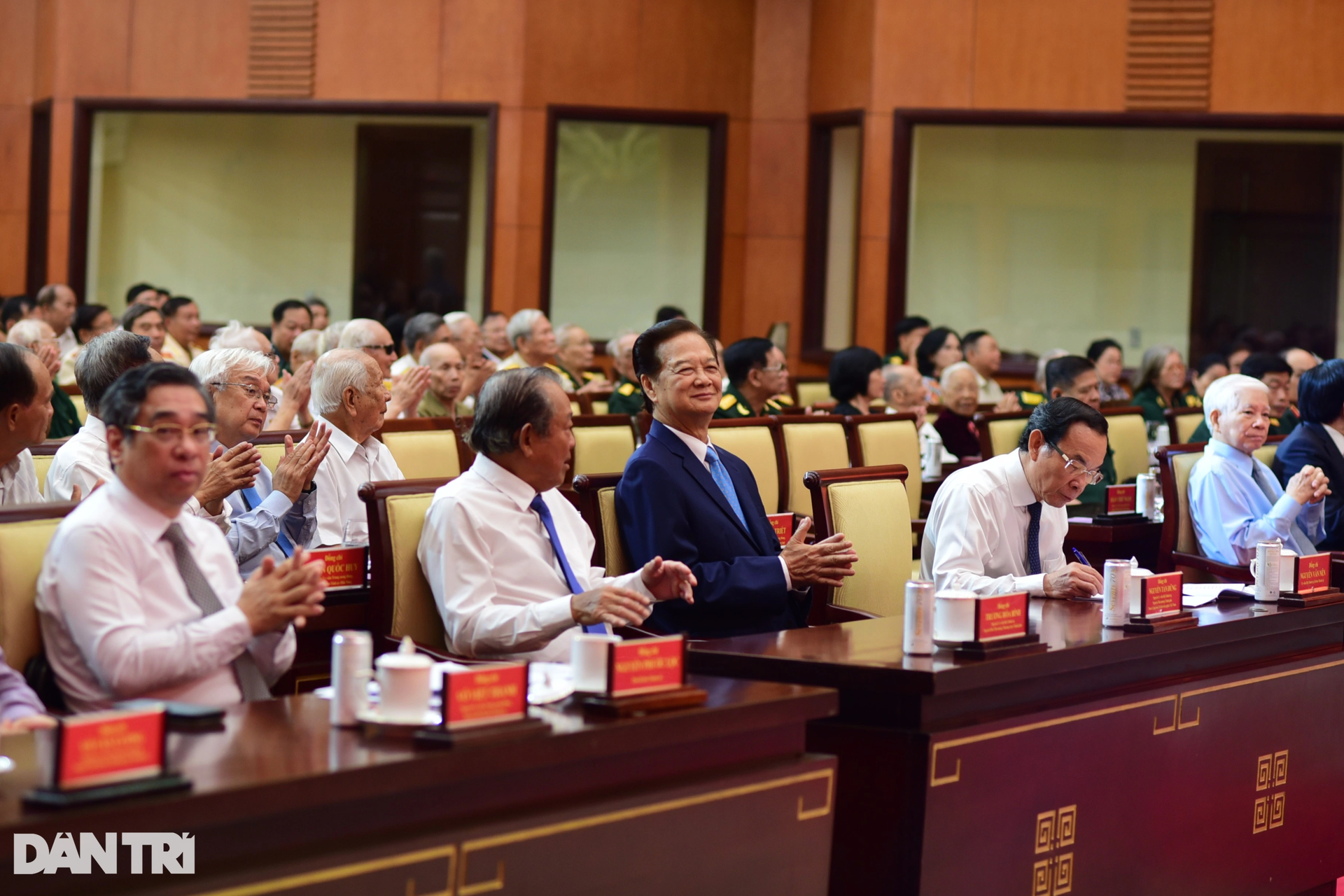 Lãnh đạo, nguyên lãnh đạo Đảng, Nhà nước gặp mặt lão thành cách mạng - 12 Lãnh đạo, nguyên lãnh đạo Đảng, Nhà nước gặp mặt lão thành cách mạng - 12