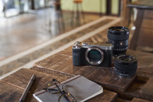 Sony ra mắt máy ảnh full-frame nhỏ gọn nhất thế giới