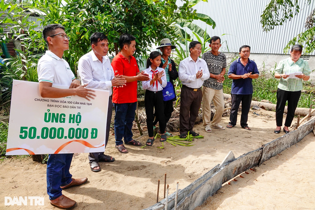 Người đàn ông bệnh tật một mình nuôi con được báo Dân trí tặng nhà Nhân ái - 5 Người đàn ông bệnh tật một mình nuôi con được báo Dân trí tặng nhà Nhân ái - 5