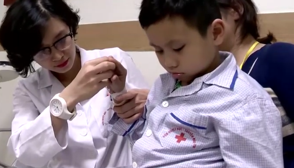 Điều kỳ diệu cho sức khỏe của bé trai bị ung thư máu - 3 Điều kỳ diệu cho sức khỏe của bé trai bị ung thư máu - 3