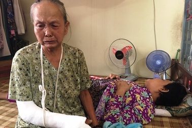 Thiếu 70 triệu đồng, mẹ liệt sĩ đau đớn nhìn con chờ… chết