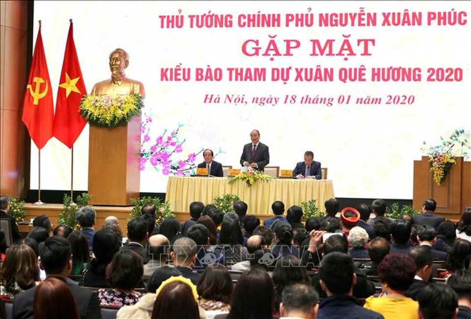 Thủ tướng gặp mặt kiều bào tham dự chương trình Xuân Quê hương 2020 - 2 Thủ tướng gặp mặt kiều bào tham dự chương trình Xuân Quê hương 2020 - 2