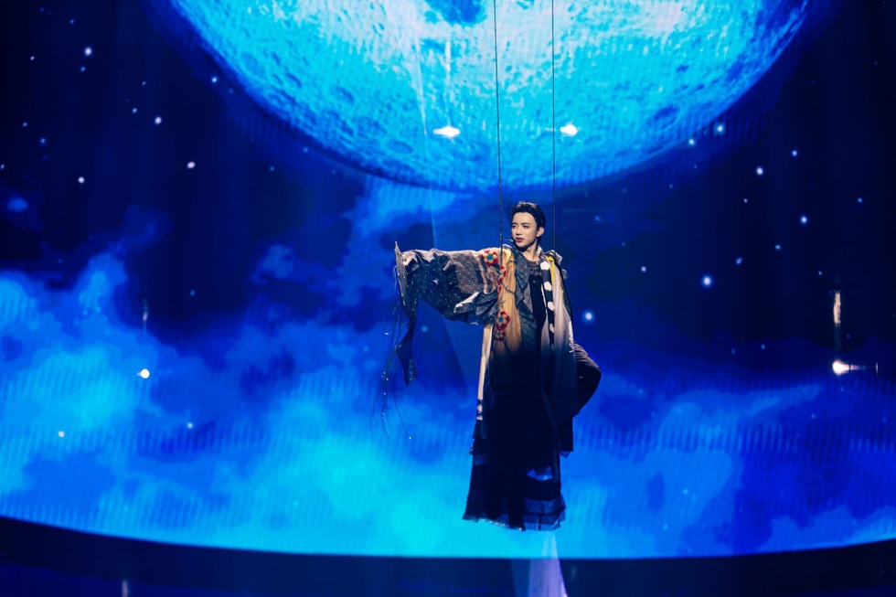 SOOBIN diện trang sức 5 tỷ đồng, thay 20 trang phục trong concert đầu tiên - 2