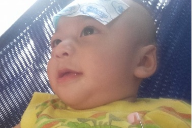 Cha ung thư, bé trai 2 tuổi bại não đếm sự sống từng ngày