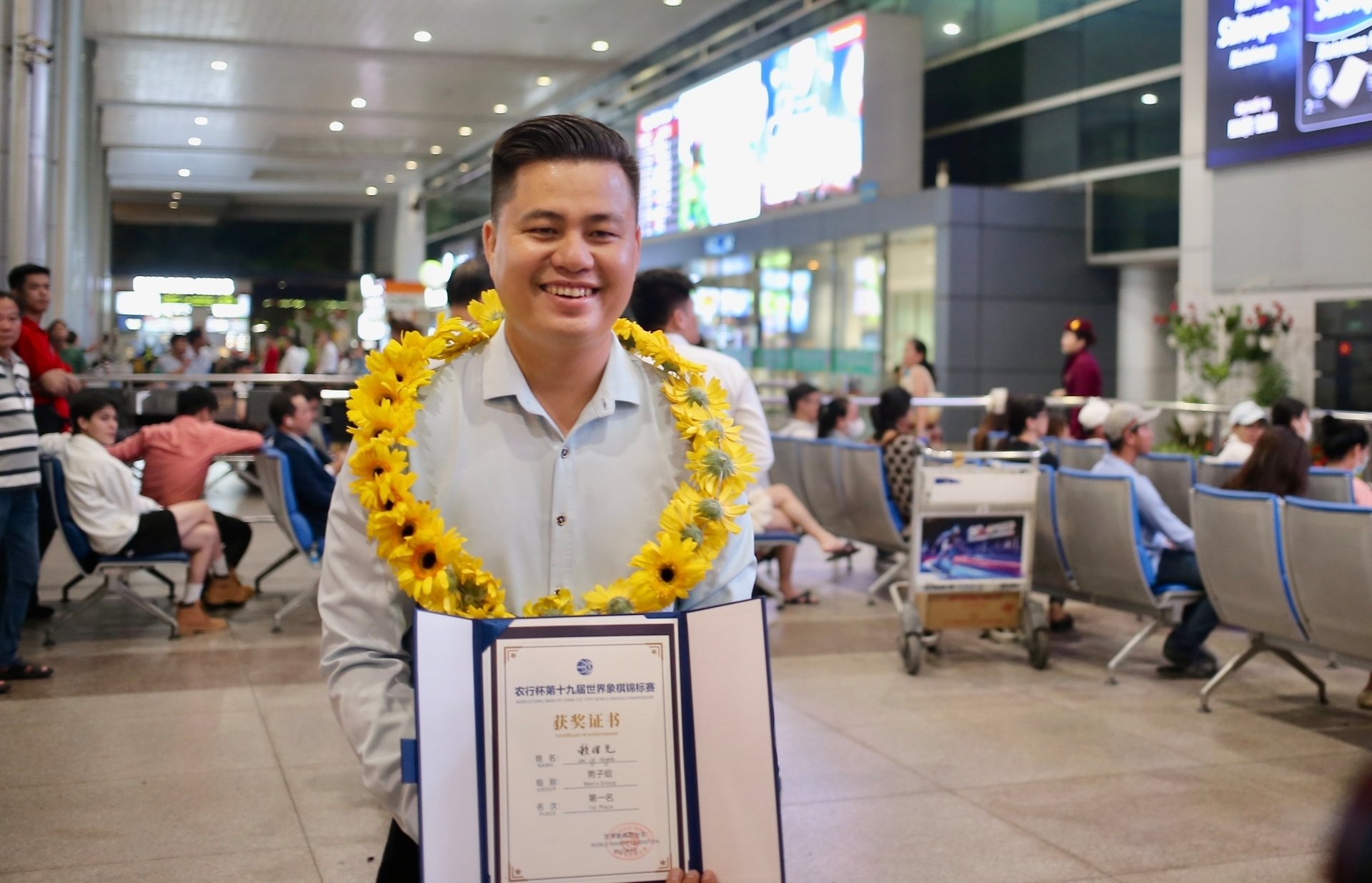 World chess champion Lai Ly Huynh returns home after resounding victory