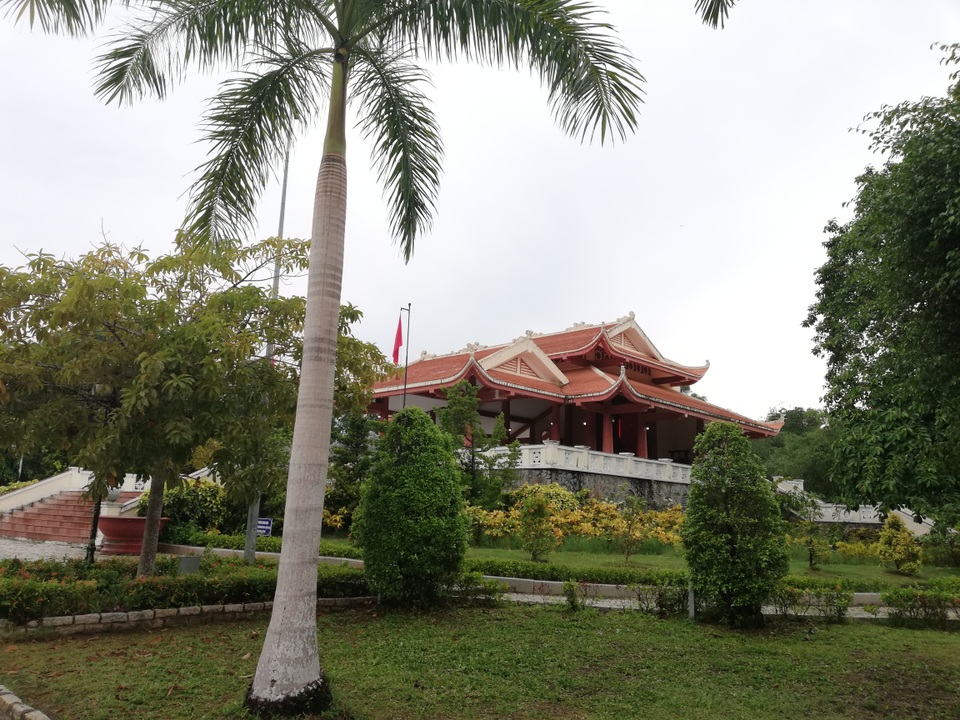 Khu tưởng niệm Bác Hồ ở tỉnh cực Nam Tổ quốc - 11 Khu tưởng niệm Bác Hồ ở tỉnh cực Nam Tổ quốc - 11