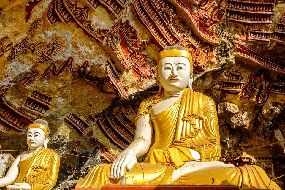 Bí ẩn hang động với cả Bí ẩn hang động với cả