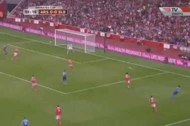 Arsenal - Benfica: Cesar cứu thua cho đội khách