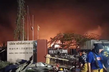 Nổ nhà máy hóa chất kinh hoàng tại Thái Lan