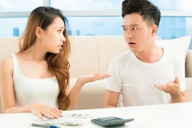 Đi du lịch dịp lễ, vợ yêu cầu bố mẹ chồng phải góp 10 triệu đồng