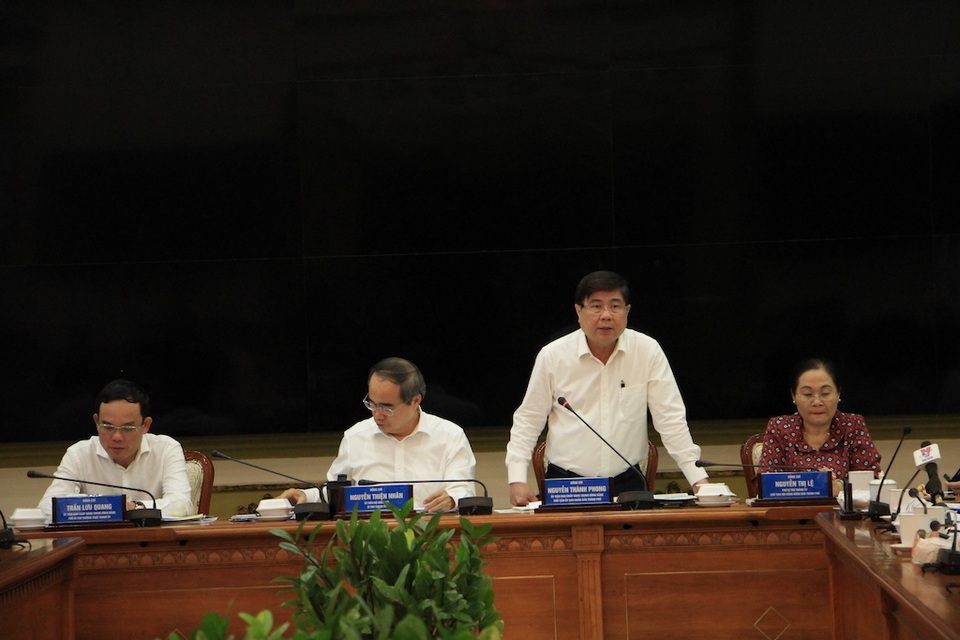 TPHCM: Học sinh đi học lại, mỗi ngày cần cung cấp 3 triệu khẩu trang(?!) - 2 TPHCM: Học sinh đi học lại, mỗi ngày cần cung cấp 3 triệu khẩu trang(?!) - 2