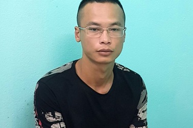 Bố “ngáo đá” nghi đánh đập, ép 2 con nhỏ bịa đặt thông tin rồi tung lên mạng