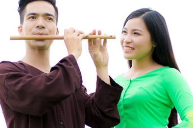 Cặp đôi hát dân ca siêu ngọt ngào ra mắt MV “Quê mẹ”