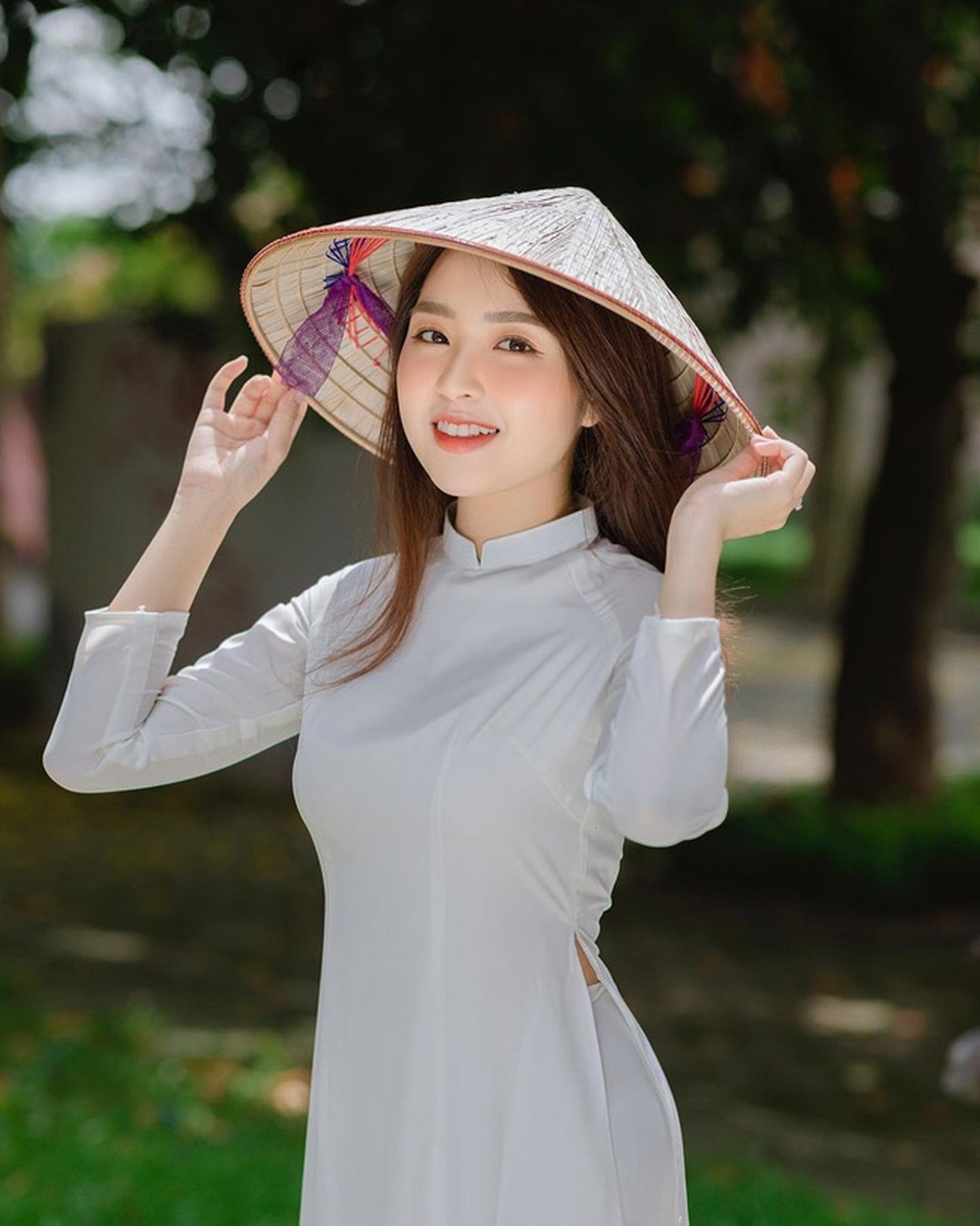 Hot girl Hà thành mặt xinh dáng chuẩn từng được báo Trung ca ngợi hết lời - 11 Hot girl Hà thành mặt xinh dáng chuẩn từng được báo Trung ca ngợi hết lời - 11