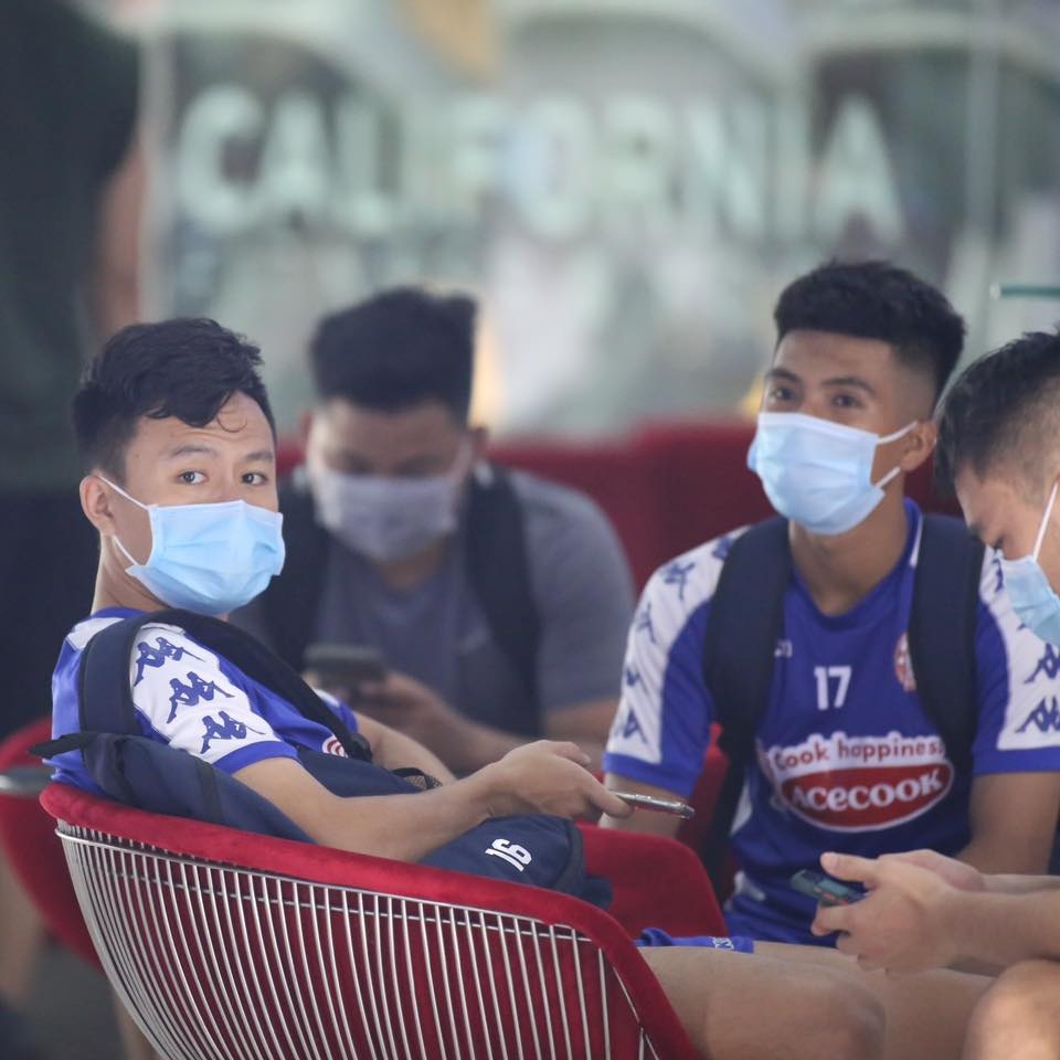 Hai tân binh Costa Rica tập buổi đầu tiên cùng CLB TPHCM - 4 Hai tân binh Costa Rica tập buổi đầu tiên cùng CLB TPHCM - 4