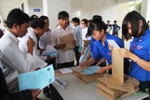 Trên 3.000 cử nhân thất nghiệp đi về đâu?