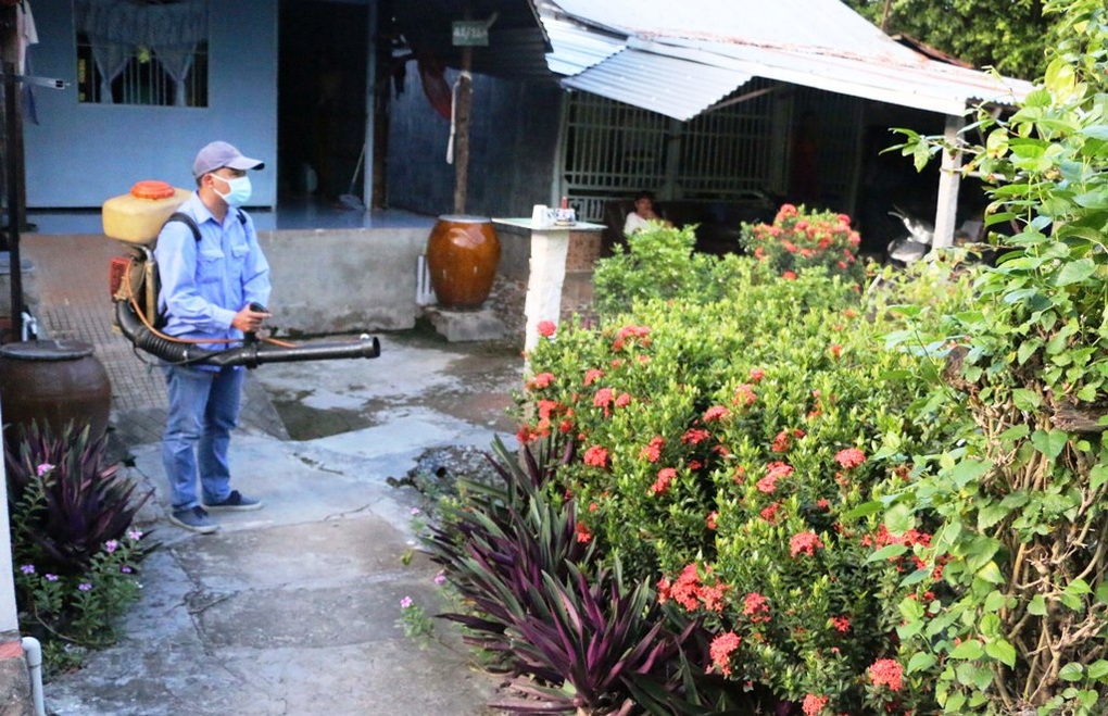 Hàng nghìn ca sốt xuất huyết ở các tỉnh miền Tây - 3 Hàng nghìn ca sốt xuất huyết ở các tỉnh miền Tây - 3