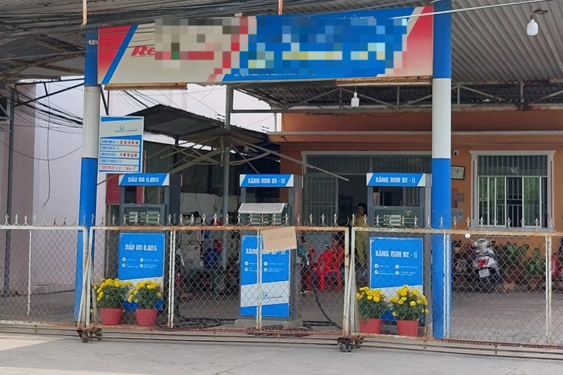 Cửa hàng đóng cửa, treo biển hết xăng, Sở Công Thương đề nghị làm rõ - 1 Cửa hàng đóng cửa, treo biển hết xăng, Sở Công Thương đề nghị làm rõ - 1