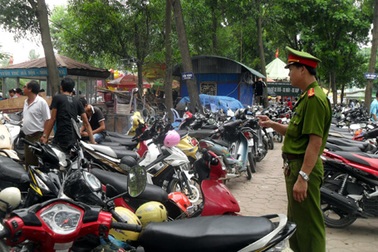 Hà Nội đề xuất tăng phí trông giữ xe máy