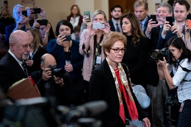 Tổng thống Trump "đại chiến" phiên điều trần luận tội