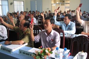 Bỏ HĐND quận, huyện, phường: “Được là chính”