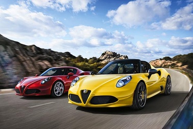 Alfa Romeo 4C Spider - Nét quyến rũ của xe thể thao Ý