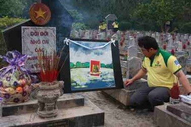 Triển lãm tranh cho...liệt sĩ Trường Sơn thưởng thức