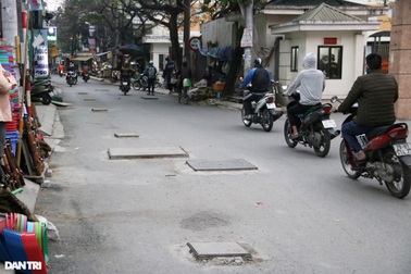 Ám ảnh tuyến đường chi chít hố ga, rình rập "vồ" người