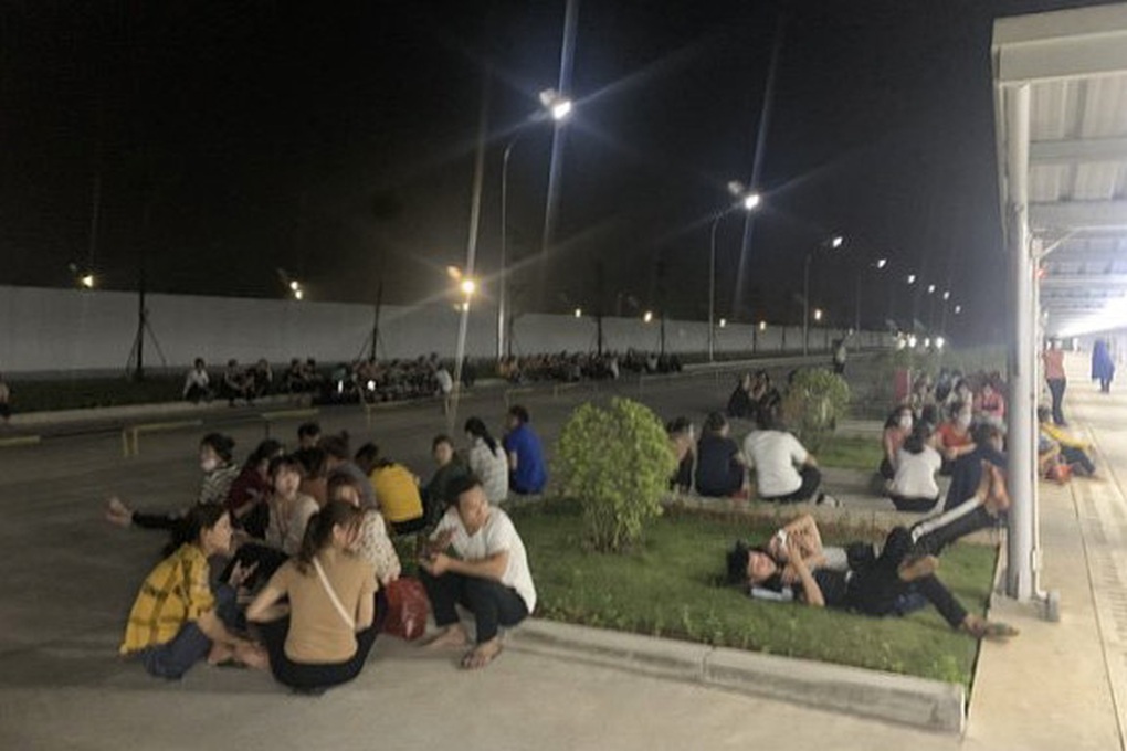 Khúc mắc tiền lương, trợ cấp ca đêm, 1.000 công nhân ngừng việc - 1 Khúc mắc tiền lương, trợ cấp ca đêm, 1.000 công nhân ngừng việc - 1