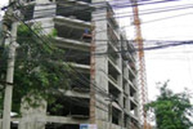 Đình chỉ công trình không phép 17 tầng ở quận Hoàng Mai