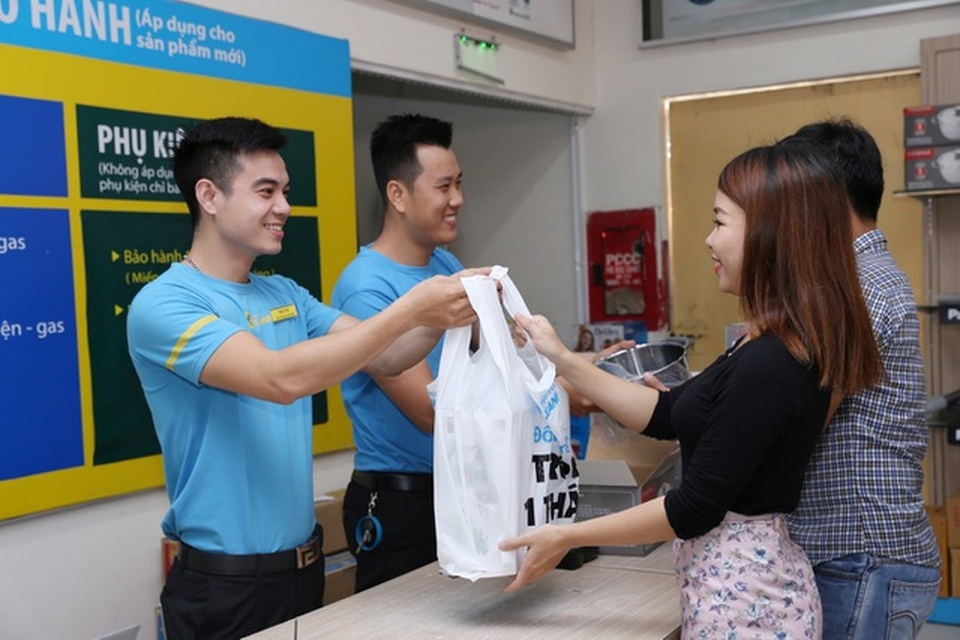 FPT, Thế Giới Di Động vẫn thu về ngàn tỷ đồng trong mùa dịch Covid-19 - 1 FPT, Thế Giới Di Động vẫn thu về ngàn tỷ đồng trong mùa dịch Covid-19 - 1