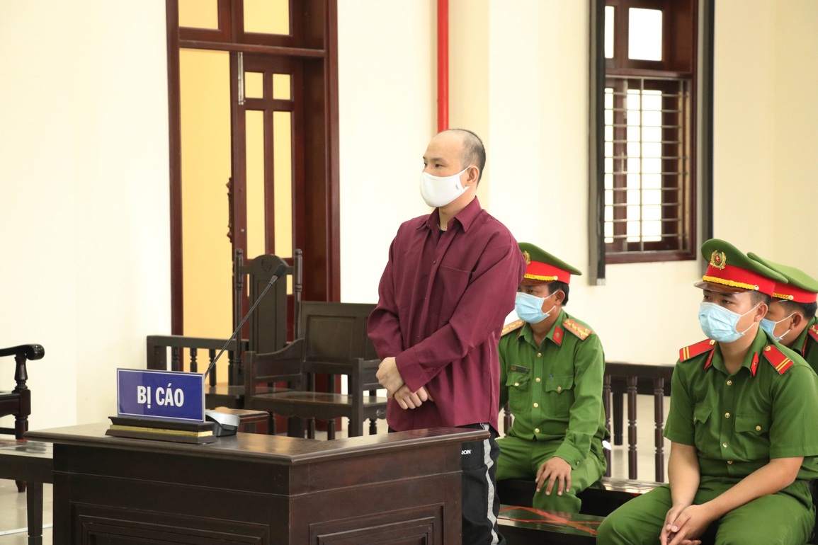 Tử hình đối tượng đi SH chuyển 17 kg ma túy, mang 3 khẩu súng phòng thân - 1 Tử hình đối tượng đi SH chuyển 17 kg ma túy, mang 3 khẩu súng phòng thân - 1