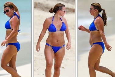 Coleen Rooney diện bikini khoe dáng tròn trịa