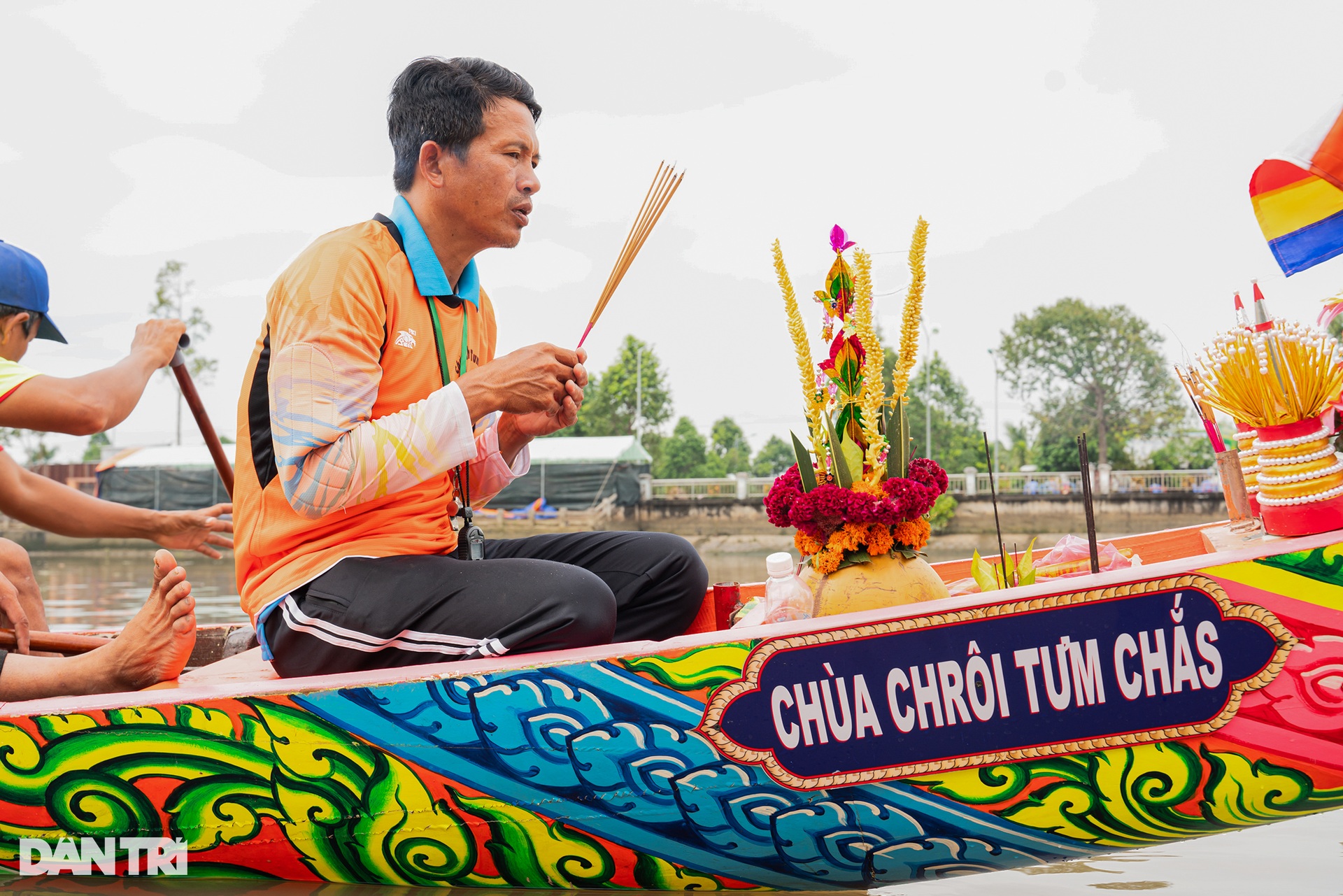 Sắc màu truyền thống mùa đua ghe Ngo - 13 Sắc màu truyền thống mùa đua ghe Ngo - 13