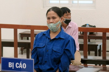 Hà Nội: "Nóng mắt" khi thấy chồng chở nhân tình, người phụ nữ gây trọng tội